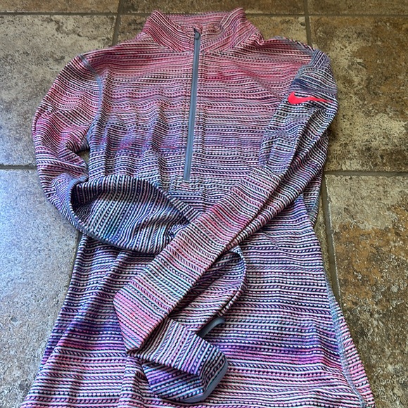 5 for $25- Pink/purple/gray Nike dri-fit XS - Picture 1 of 2
